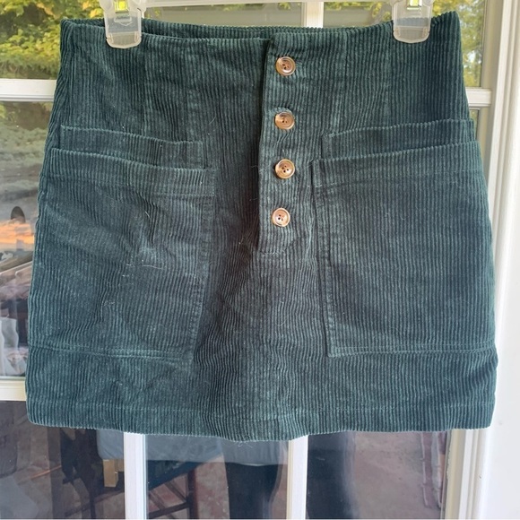Green Corduroy Mini Skirt Forever 21 Contemporary Women’s Size Medium - Picture 2 of 4